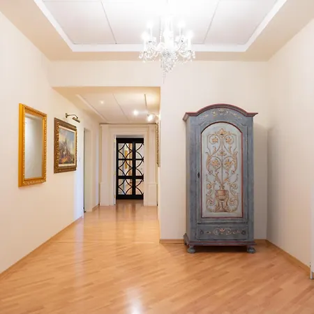 Alexandra: Sea Views Pool Jacuzzi Sauna Villa Mellieha