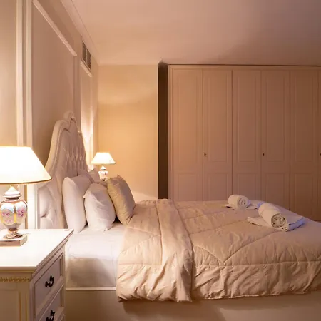 Alexandra: Sea Views Pool Jacuzzi Sauna Villa *