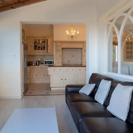 Alexandra: Sea Views Pool Jacuzzi Sauna Villa *