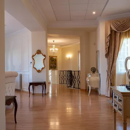 Alexandra: Sea Views Pool Jacuzzi Sauna Villa