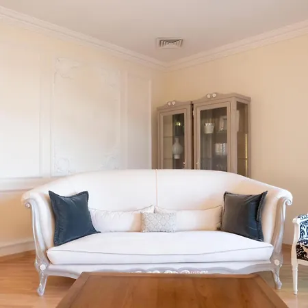 Villa Alexandra: Sea Views Pool Jacuzzi Sauna *