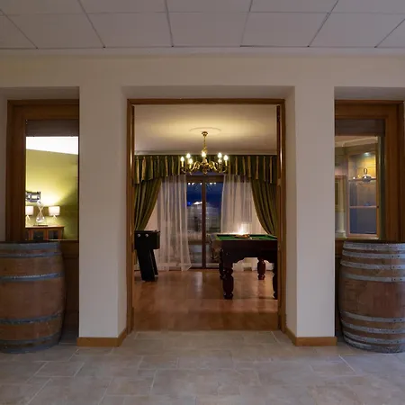 Villa Alexandra: Sea Views Pool Jacuzzi Sauna