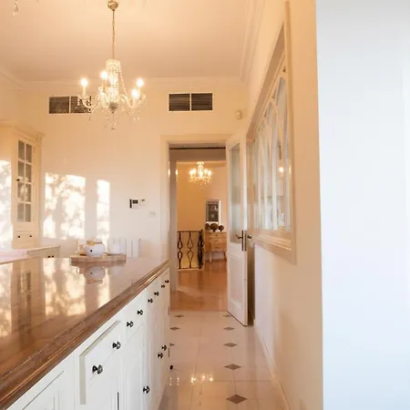 Villa Alexandra: Sea Views Pool Jacuzzi Sauna *