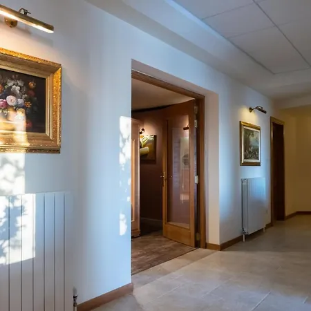 Alexandra: Sea Views Pool Jacuzzi Sauna Villa Mellieha