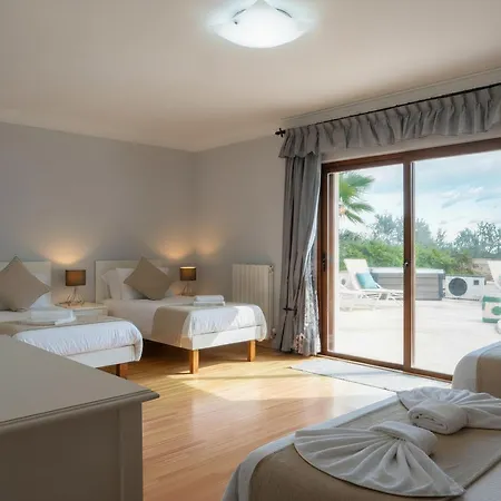 Alexandra: Sea Views Pool Jacuzzi Sauna Villa