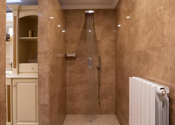 빌라 Alexandra: Sea Views Pool Jacuzzi Sauna *