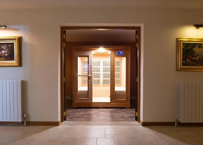 Alexandra: Sea Views Pool Jacuzzi Sauna