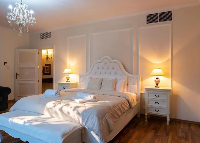 Alexandra: Sea Views Pool Jacuzzi Sauna