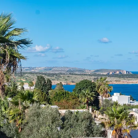 Alexandra: Sea Views Pool Jacuzzi Sauna Mellieha