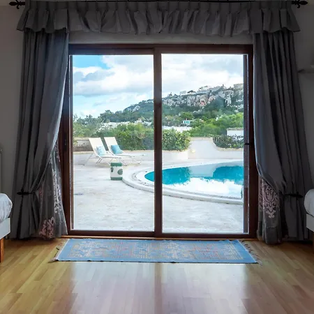 Alexandra: Sea Views Pool Jacuzzi Sauna Mellieha