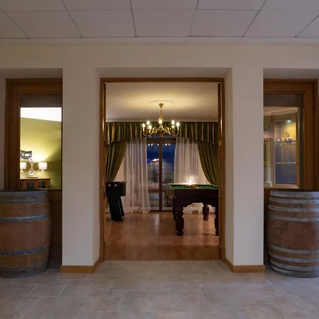 Alexandra: Sea Views Pool Jacuzzi Sauna