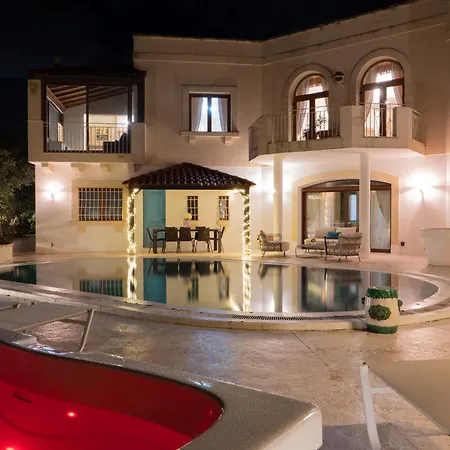 Alexandra: Sea Views Pool Jacuzzi Sauna * Mellieha