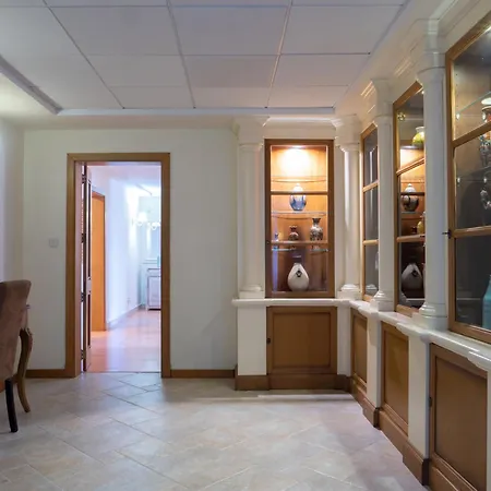 Villa Alexandra: Sea Views Pool Jacuzzi Sauna *