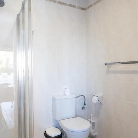 Alexandra: Sea Views Pool Jacuzzi Sauna * メーリッハ