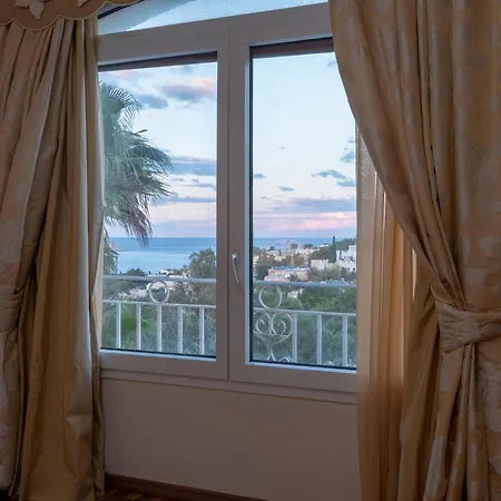 ヴィラ Alexandra: Sea Views Pool Jacuzzi Sauna *