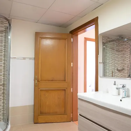 Alexandra: Sea Views Pool Jacuzzi Sauna Mellieħa