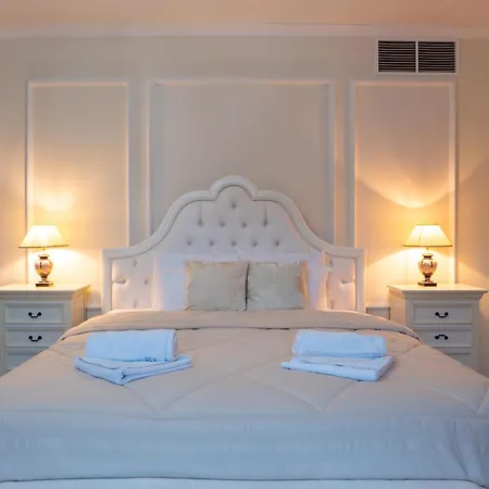 Alexandra: Sea Views Pool Jacuzzi Sauna * メーリッハ