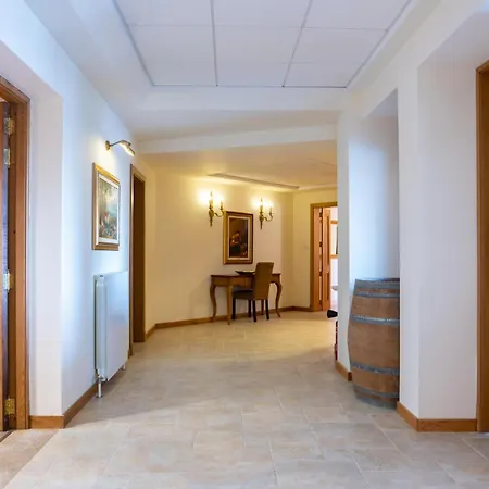 Villa Alexandra: Sea Views Pool Jacuzzi Sauna