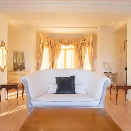 Alexandra: Sea Views Pool Jacuzzi Sauna Villa *