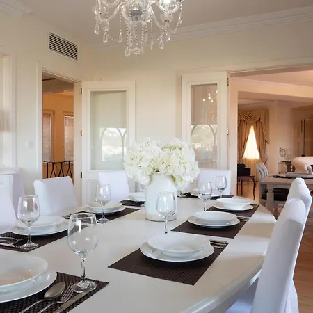 Alexandra: Sea Views Pool Jacuzzi Sauna Mellieħa