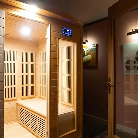 Villa Alexandra: Sea Views Pool Jacuzzi Sauna Mellieha