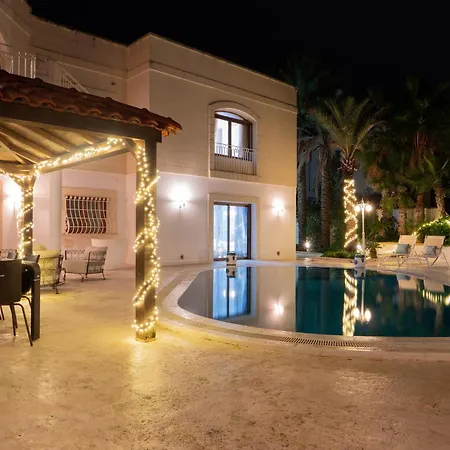 Alexandra: Sea Views Pool Jacuzzi Sauna * Mellieha