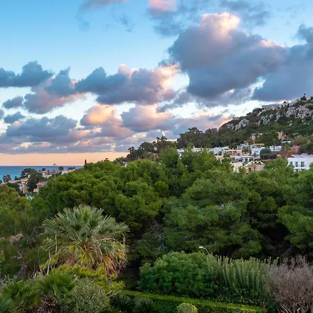 Alexandra: Sea Views Pool Jacuzzi Sauna Villa Mellieha