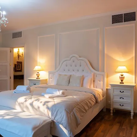 Alexandra: Sea Views Pool Jacuzzi Sauna