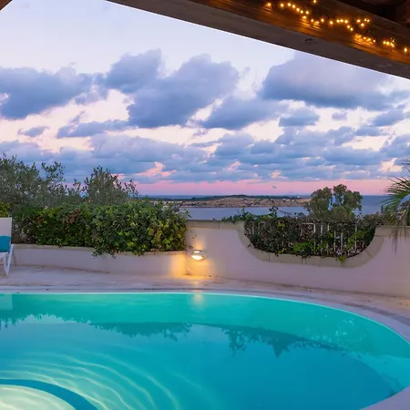 Alexandra: Sea Views Pool Jacuzzi Sauna メーリッハ