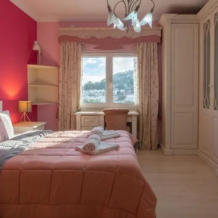 Alexandra: Sea Views Pool Jacuzzi Sauna Villa