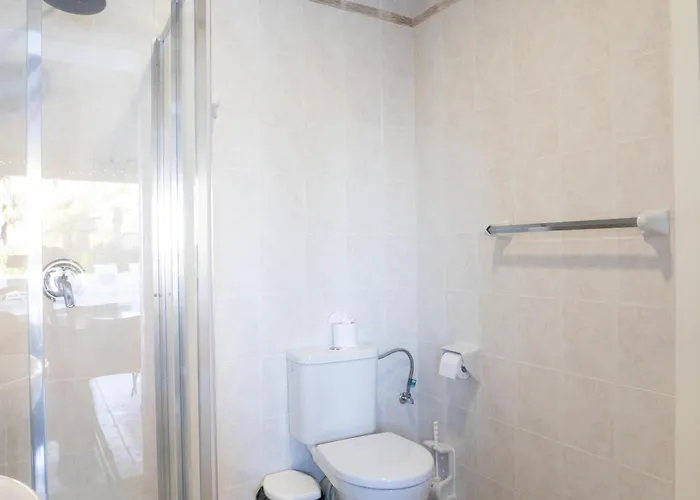 Alexandra: Sea Views Pool Jacuzzi Sauna * 멜리에하