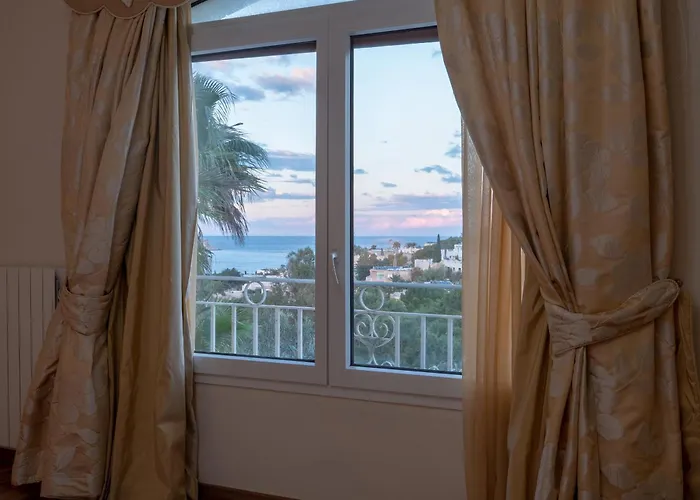 빌라 Alexandra: Sea Views Pool Jacuzzi Sauna *