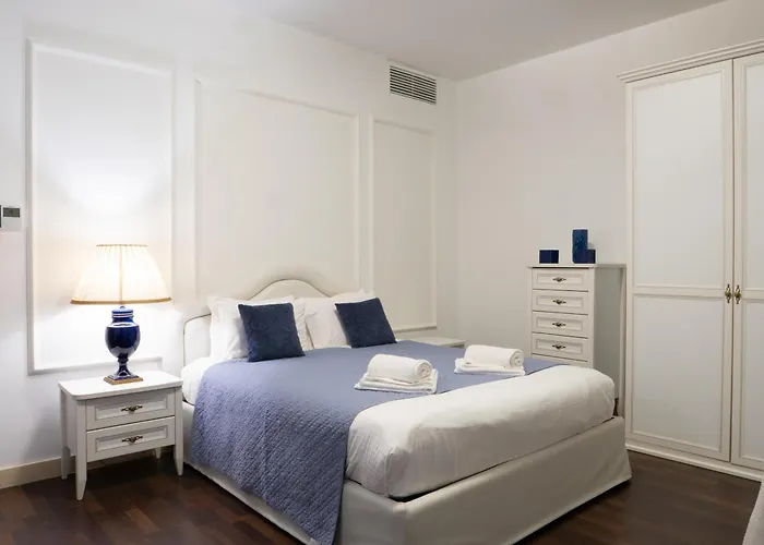 Alexandra: Sea Views Pool Jacuzzi Sauna