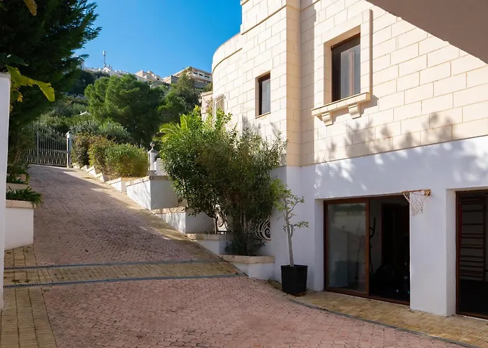 Vila Alexandra: Sea Views Pool Jacuzzi Sauna *