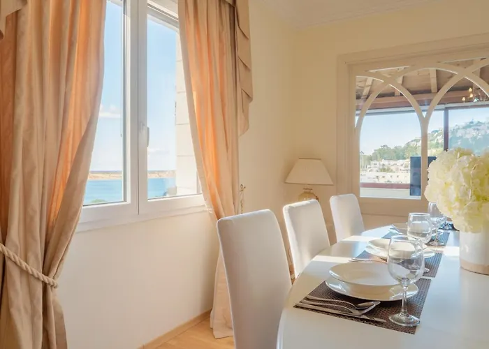 Alexandra: Sea Views Pool Jacuzzi Sauna * 멜리에하